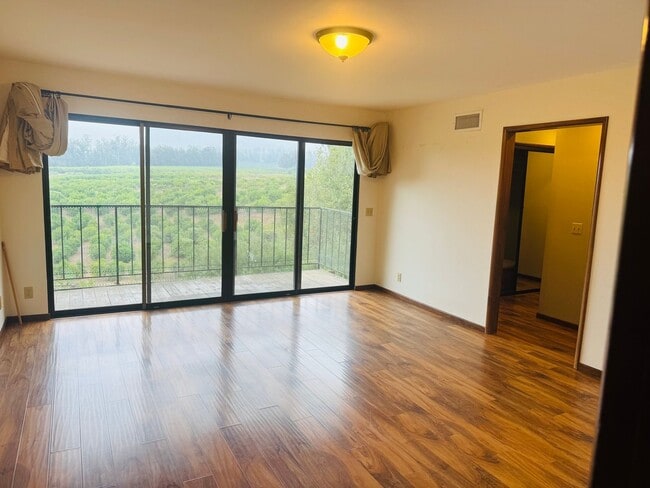 Building Photo - Escape to Serenity at Couples Retreat!