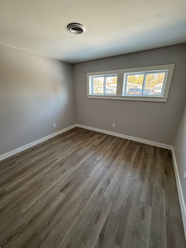 Foto del edificio - 2635 Corvalis Ave