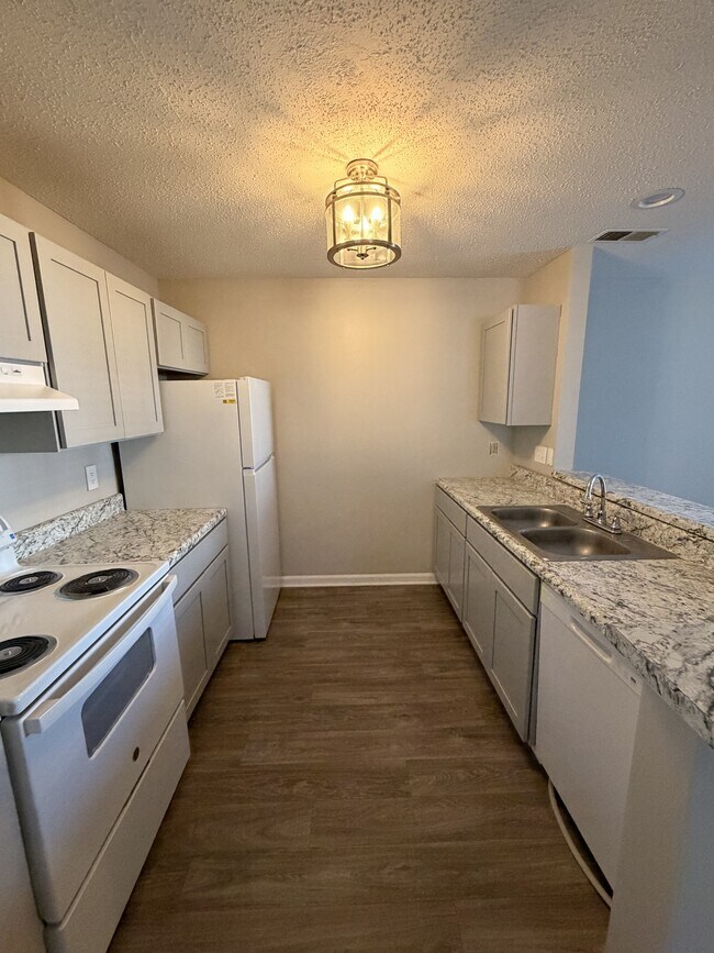 Foto del edificio - 15 Hamiltons Bay Ct