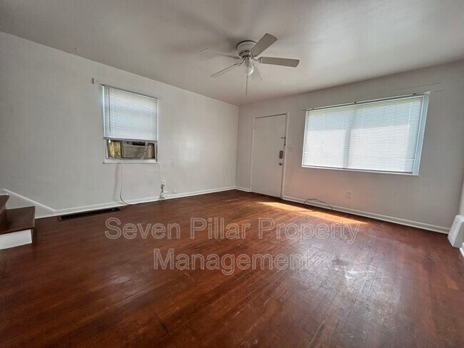 Building Photo - 339 S Napoleon Ave