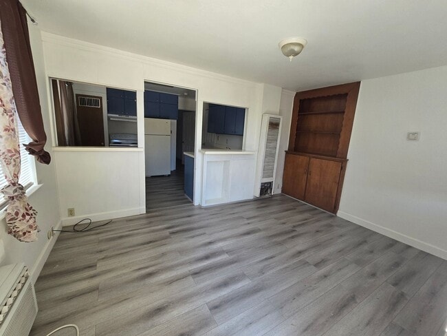 Foto del edificio - 1 BEDROOM/1 BATH FOR RENT