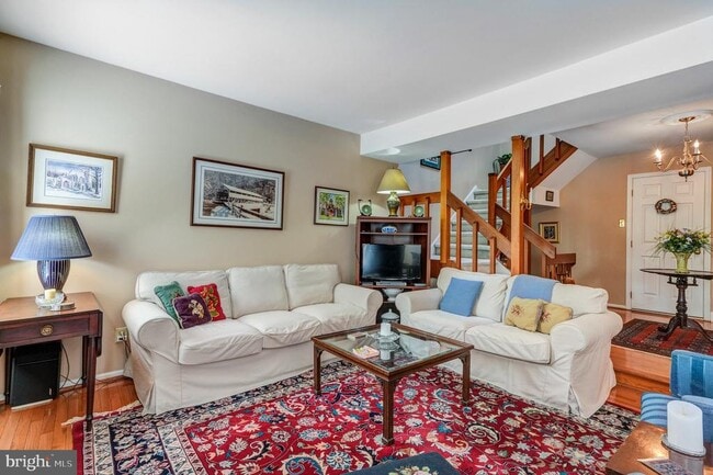 Building Photo - 71 Amity Dr