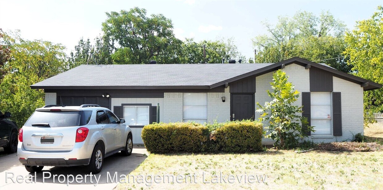 Primary Photo - 3 br, 1.5 bath House - 2909 Brighton Circle