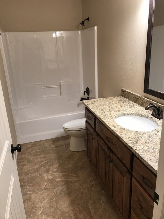 Building Photo - 863 S Dry Gulch Rd