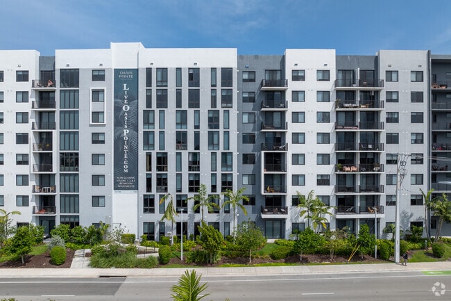 Building Photo - Oasis Pointe