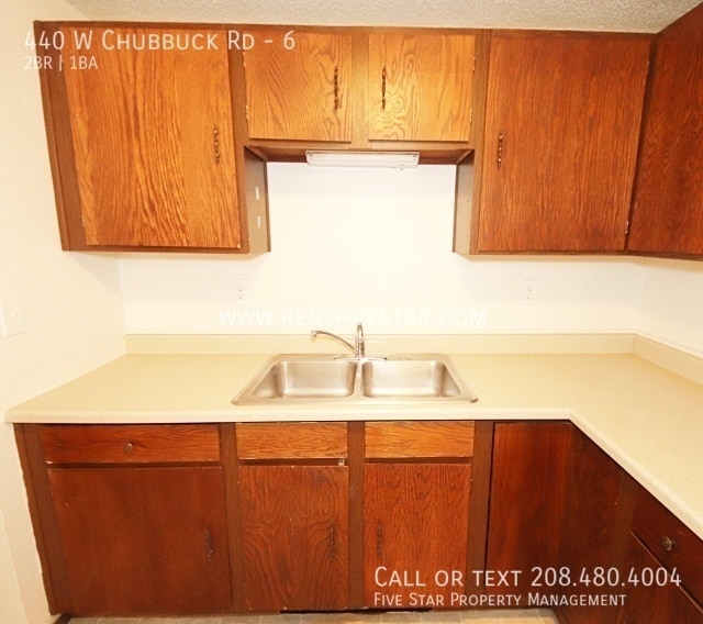Building Photo - 440 W Chubbuck Rd