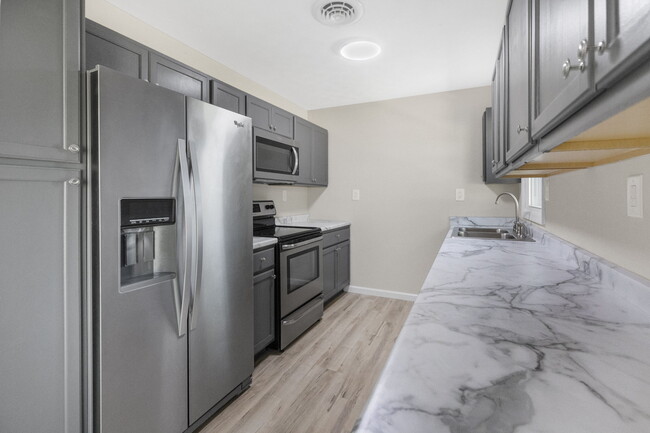 Building Photo - 1060 Okrina Dr