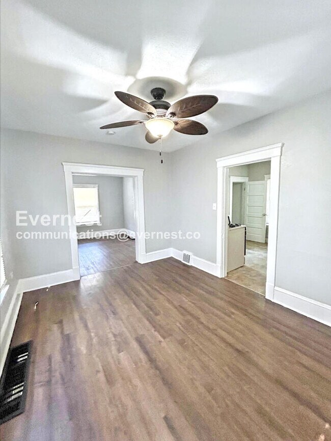 Foto del edificio - 8002 Bellevue Ave