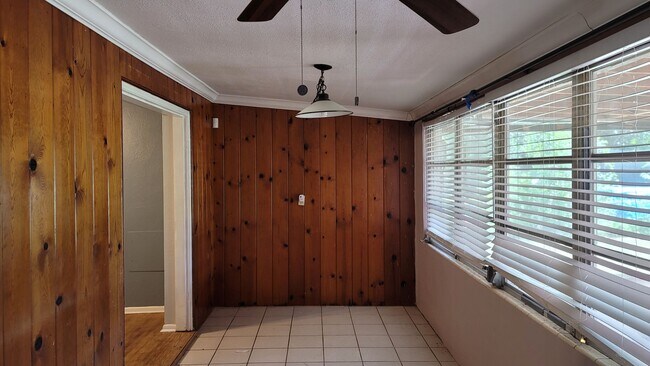 Foto del edificio - 4 Bedroom, 2 bath in Orlando. Fenced in ya...