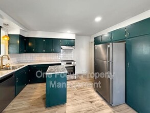 Building Photo - 2638 W 4th St