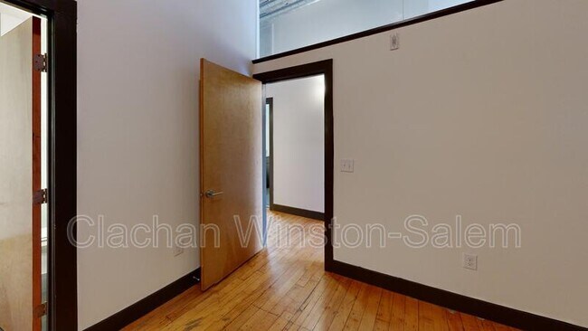 Foto del edificio - 101 E. Sixth St.