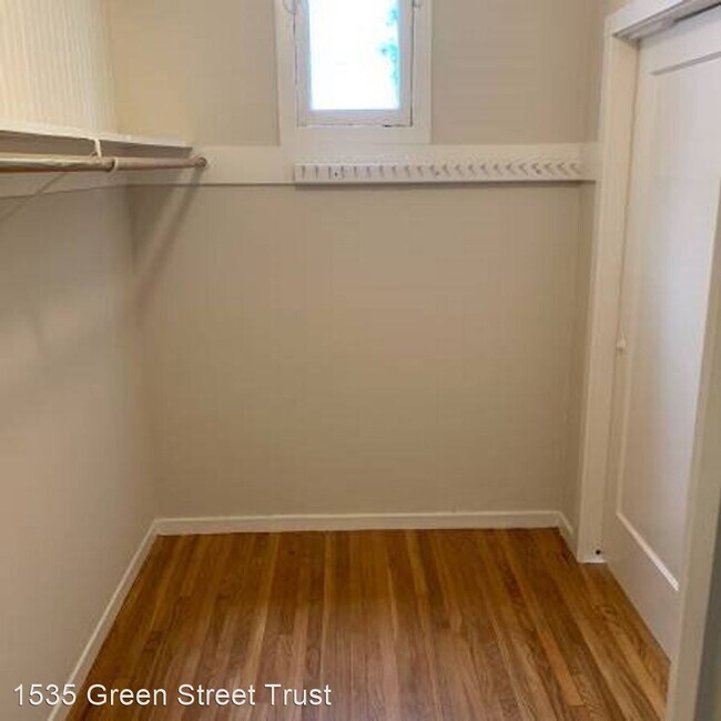 Building Photo - 1535 Green St