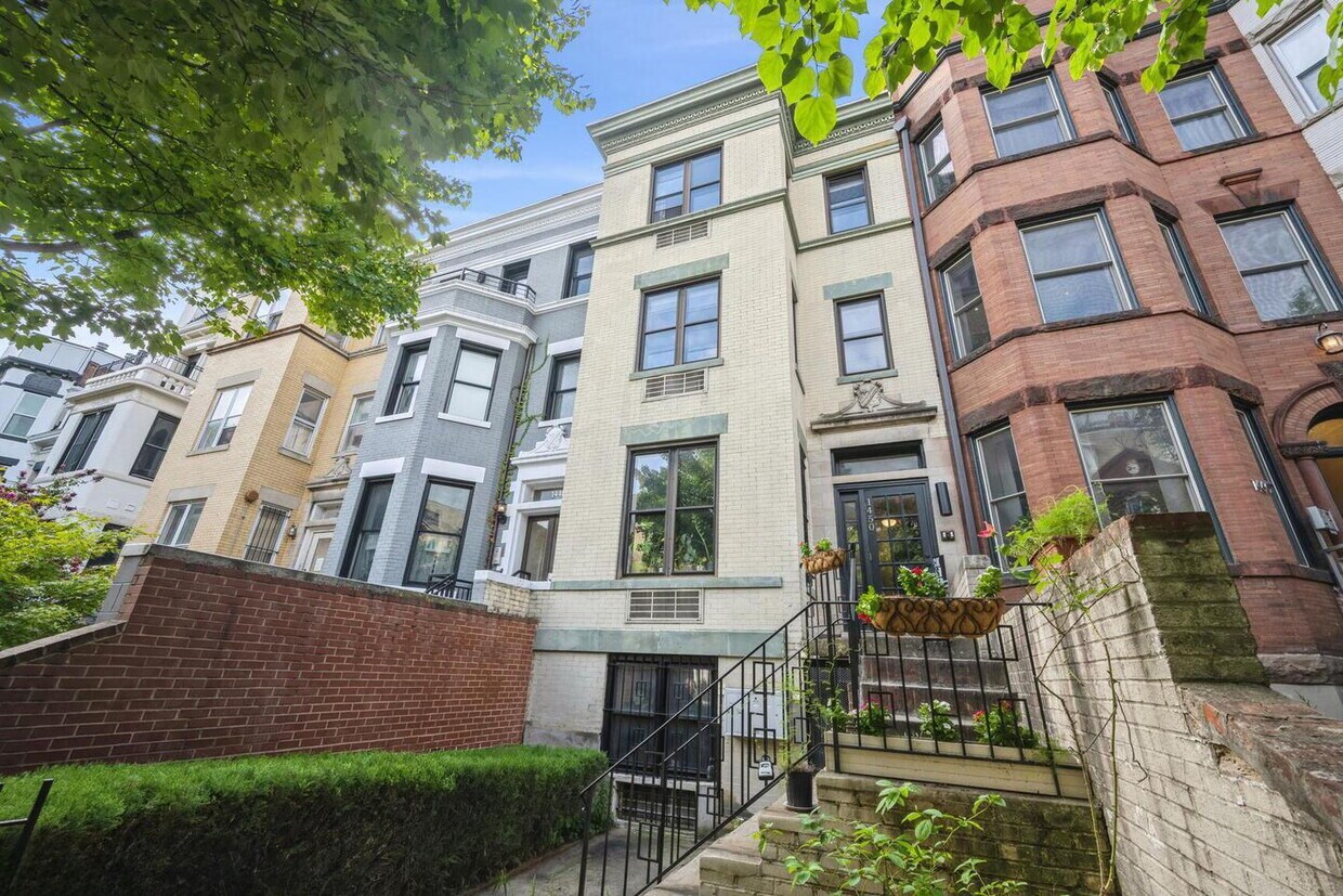 Foto principal - 1450 Harvard St NW