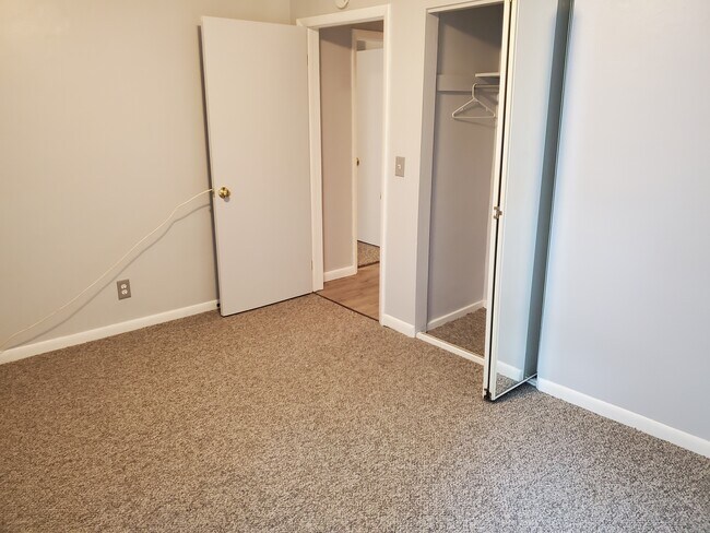 Bdrm 2 - 28 Hincher St