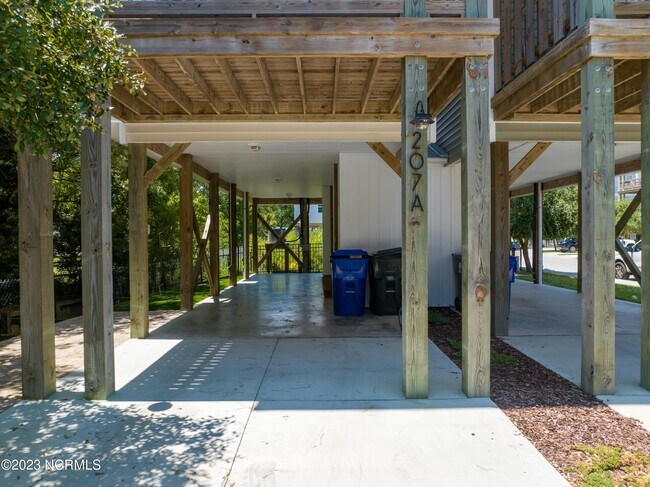 Foto del edificio - 207 Bridgeview Ct