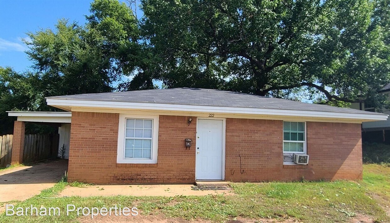 2 br, 1 bath House 222 W Starr Ave House Rental in Nacogdoches, TX