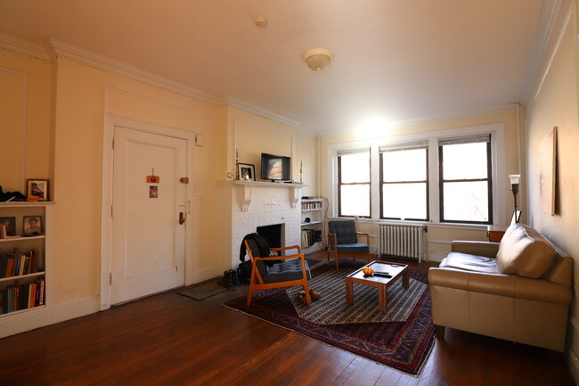 Building Photo - 32 Park St