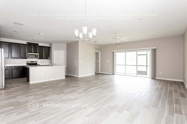 Foto del edificio - 9848 Lemon Grass Ln