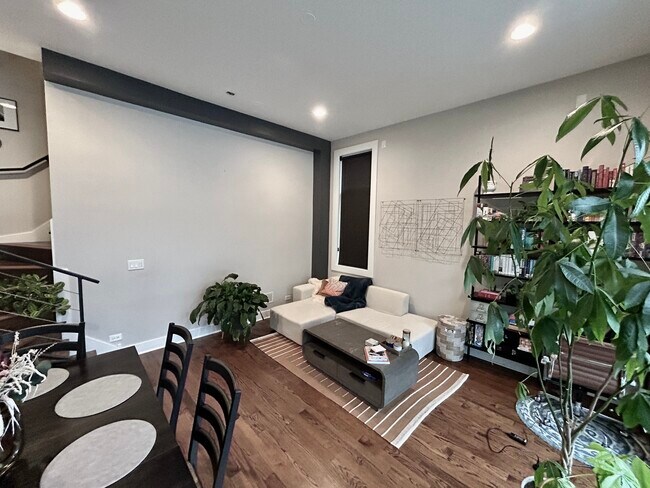 Foto del edificio - 1543 N Bosworth Ave
