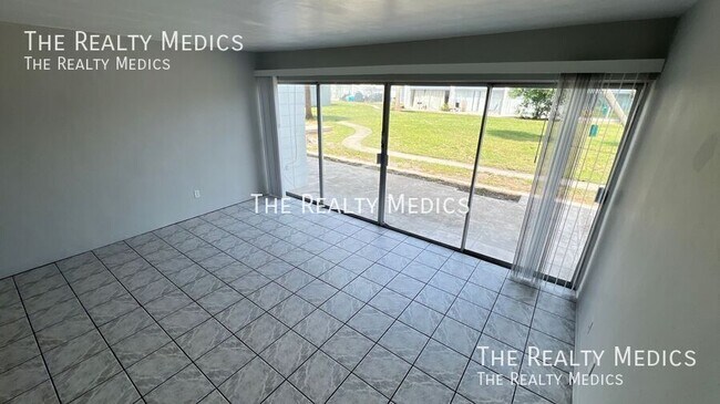 Building Photo - 1010 N Fiske Blvd