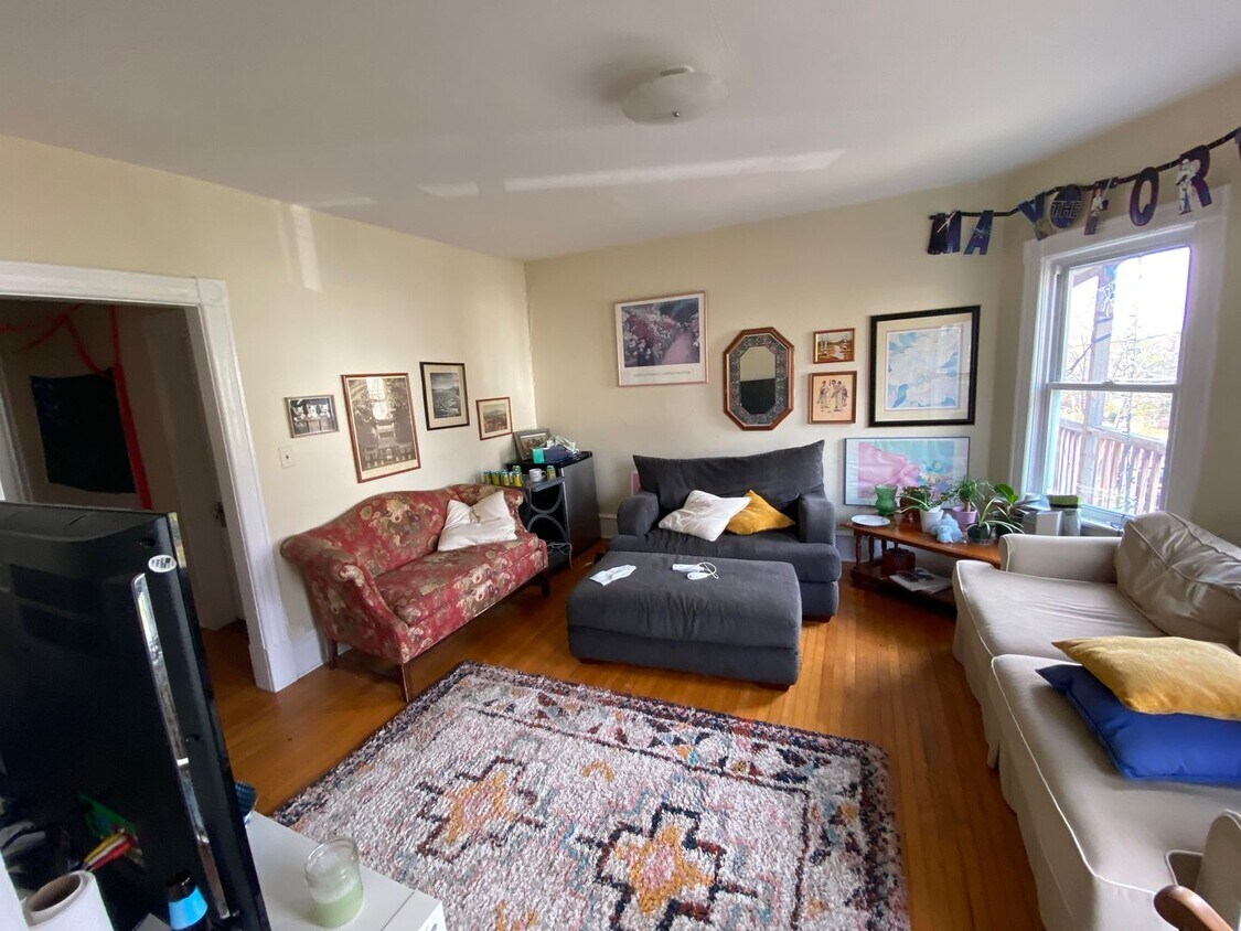 Foto principal - 135 Loomis St