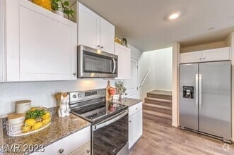 Building Photo - 9114 Hitmaker St