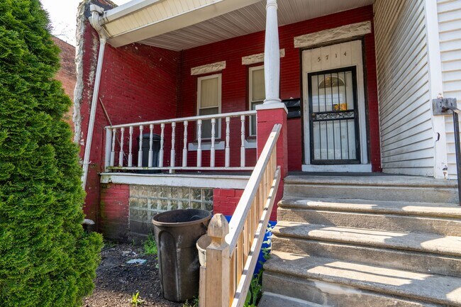 Building Photo - Newly done 4 bedroom