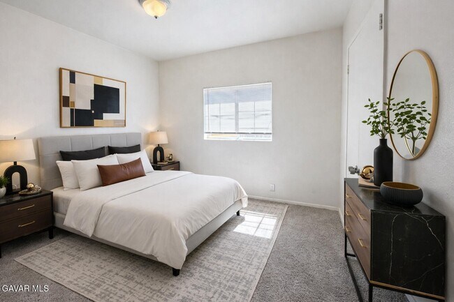 Foto del edificio - 44104 Carolside Ave