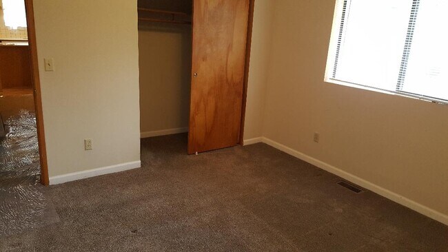 Bedroom - 7339 19th Ave NW