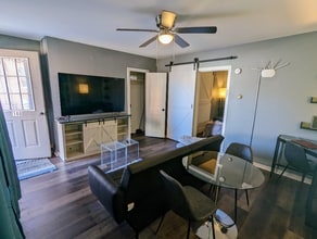 Building Photo - 146 2nd St