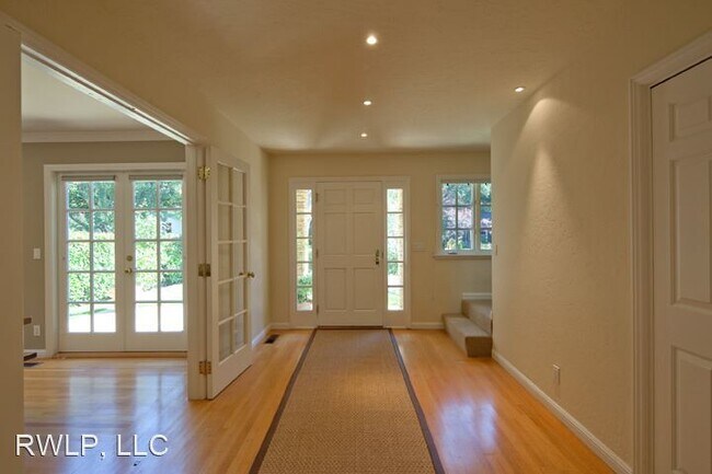Foto del edificio - 3 br, 3 bath House - 265 Tennyson Avenue