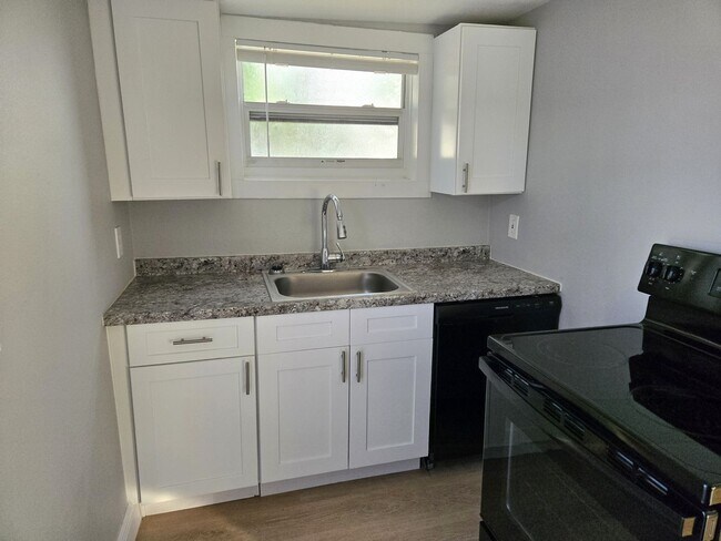 Foto del edificio - Cozy 1 Bedroom Apartment in Eagle Ave