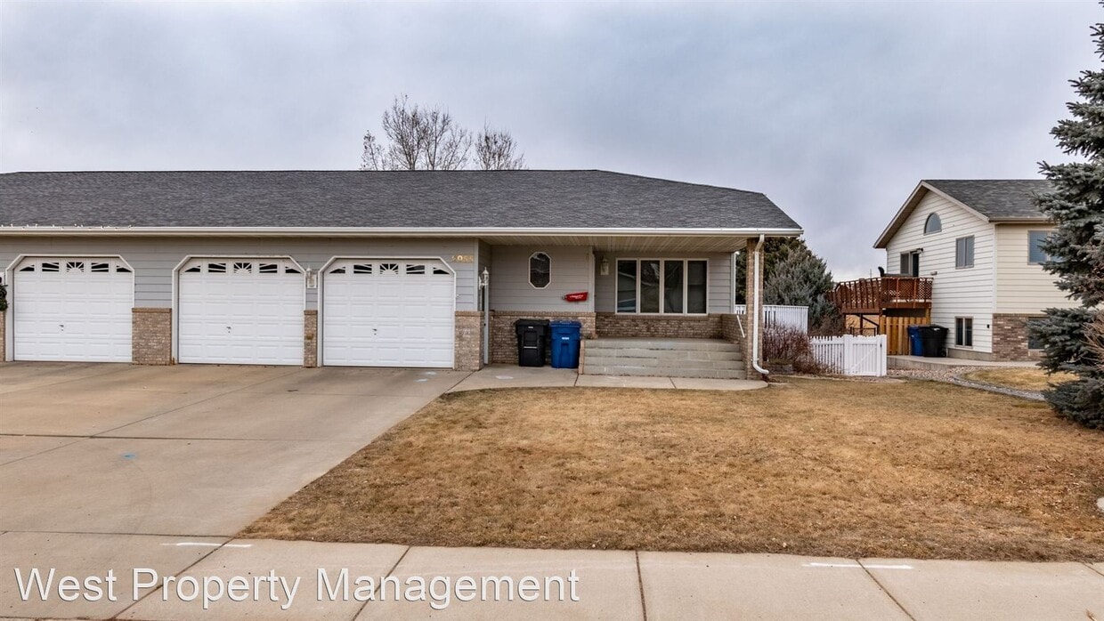 2055 Prairie Oak Dr, Dickinson, ND 58601 House Rental in Dickinson