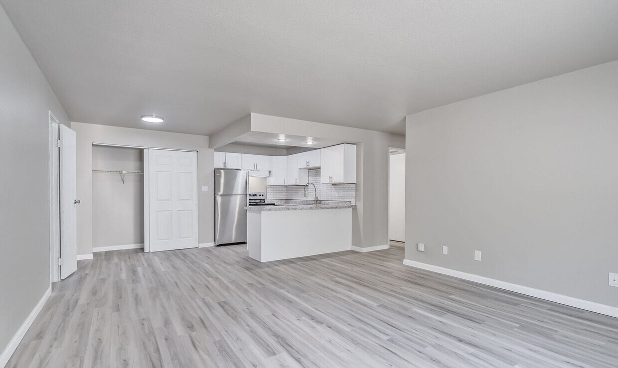 339 Southtowne Dr Unit G204, South Milwaukee, WI 53172 Condo for Rent in South Milwaukee, WI