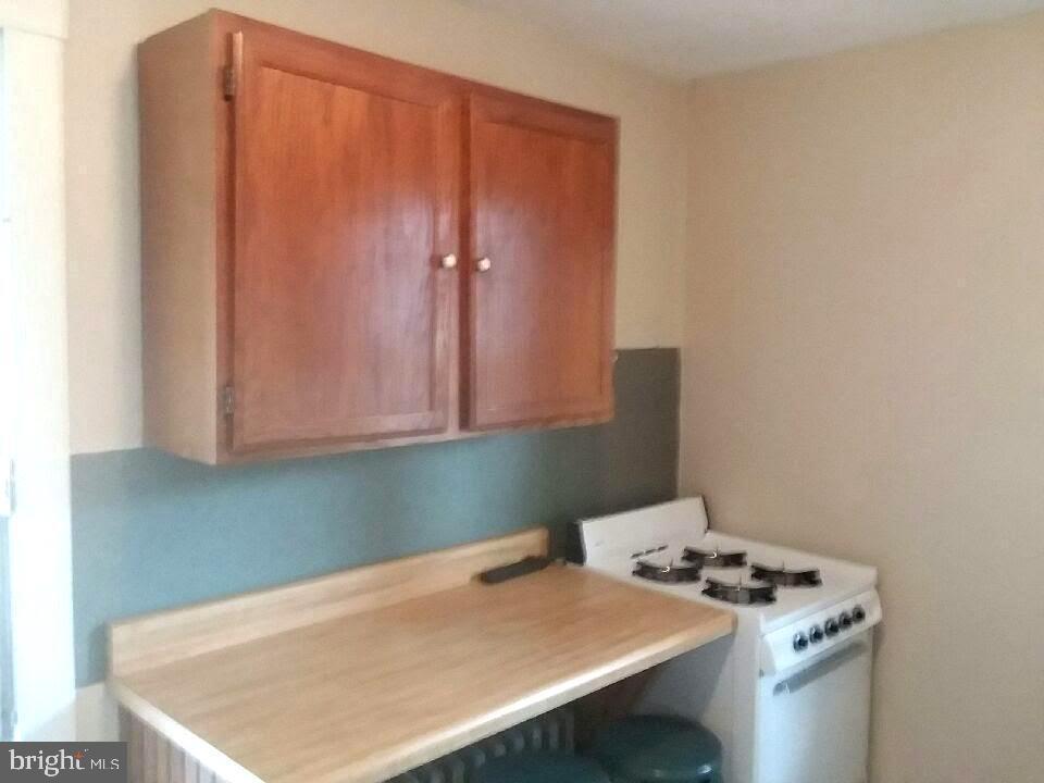 1426 Lacrosse Ave Unit 2, Reading, PA 19607 Room for Rent in Reading