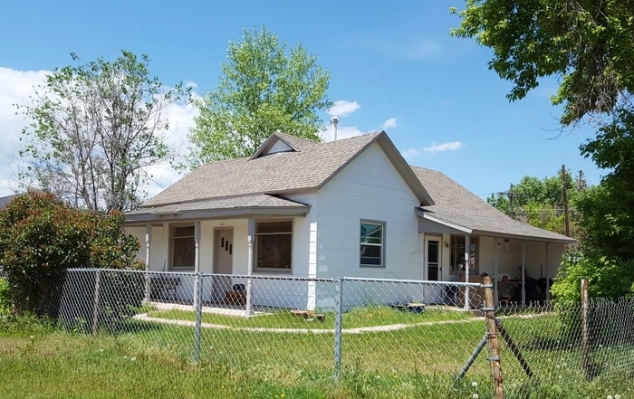 Primary Photo - 902 W 20th St