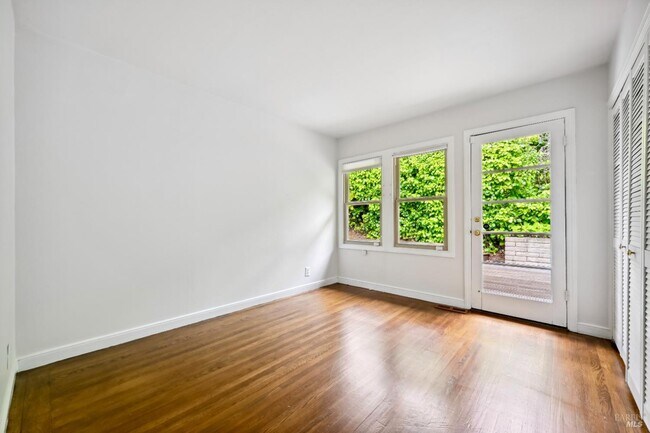 Foto del edificio - 112 Reed Blvd