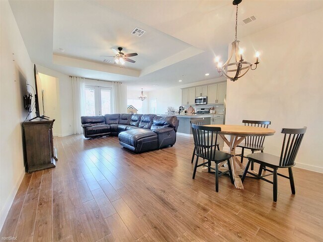 Building Photo - 3 br, 2 bath House - 105 Fire Wheel Pass