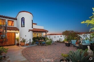 Building Photo - 314 S La Esperanza