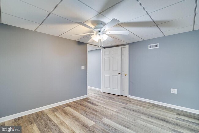 Foto del edificio - 8325 ABC Farm Pl