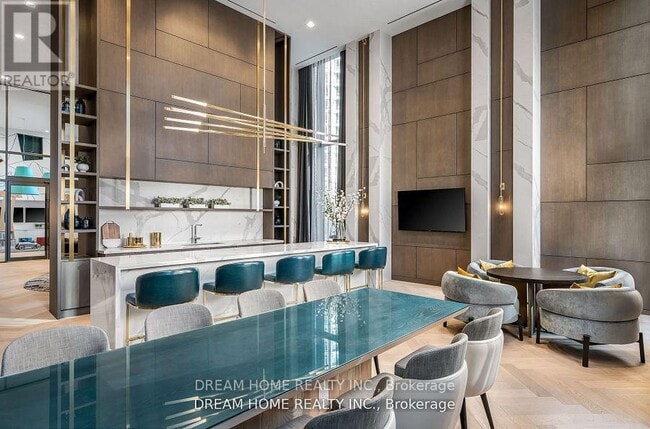 Building Photo - 15 Holmes Ave