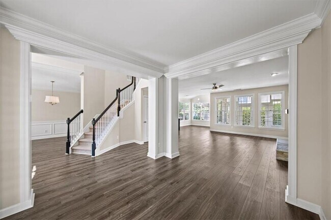 Building Photo - 1085 Arbor Creek Dr