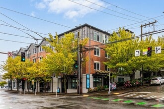 Building Photo - 701 1st Ave N