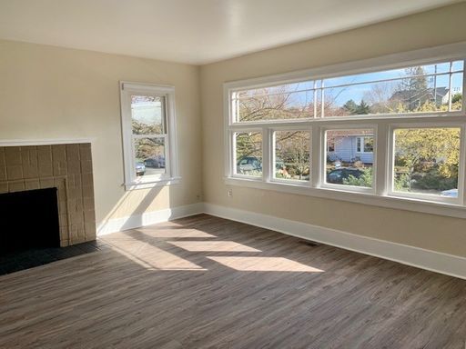 Foto del edificio - Remodeled 3 Bedroom Home-Duplex in Loyal Heights READY FOR MOVE IN NOW at $3995!