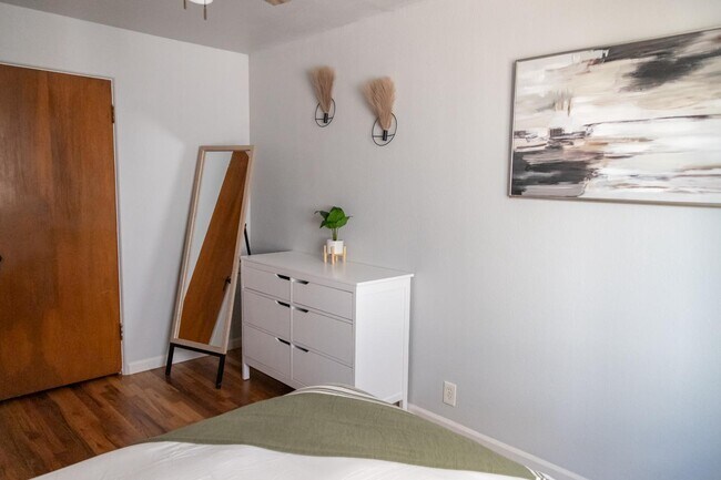 Foto del edificio - 1712 House Ave