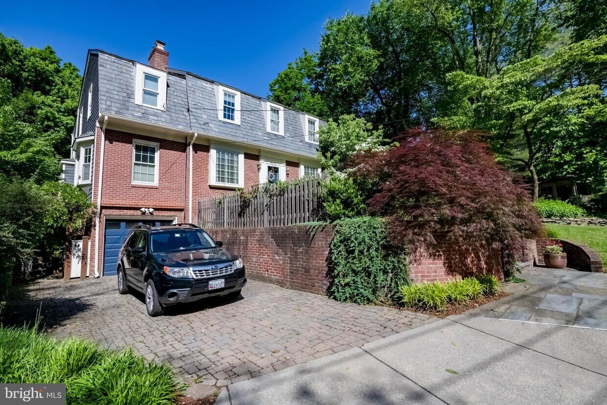 Primary Photo - 7106 Oakridge Ave