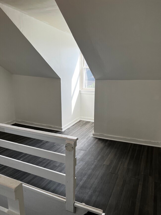 Building Photo - 125 42nd St