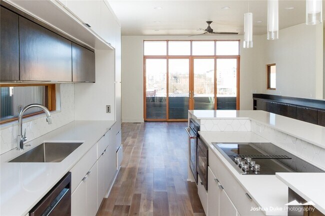 Foto del edificio - 523 W Meadow St