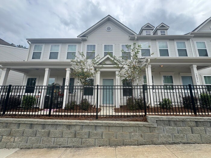 Foto principal - Charming 2 br townhome minutes from histor...