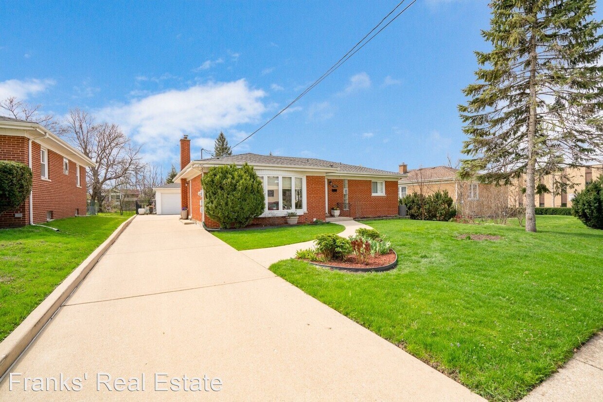 Primary Photo - 3 br, 2 bath House - 502 W 3rd Street